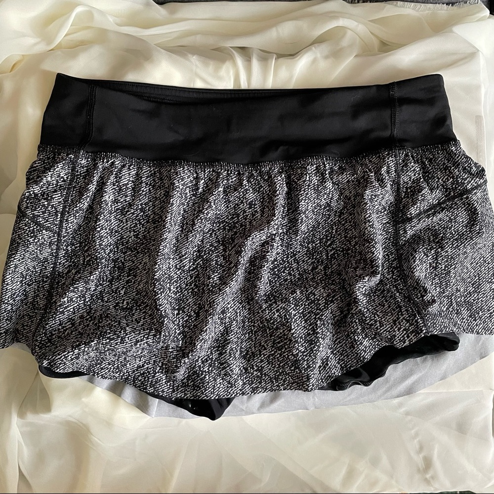 Lululemon Skort with pockets - Size 6